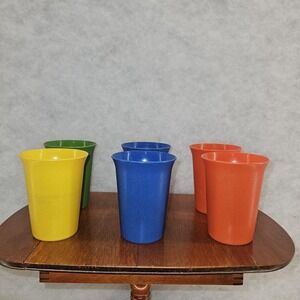 Tupperware Bell Tumblers Kids Small Juice Cups Set Of 6 #109 7 Oz Primary Colors